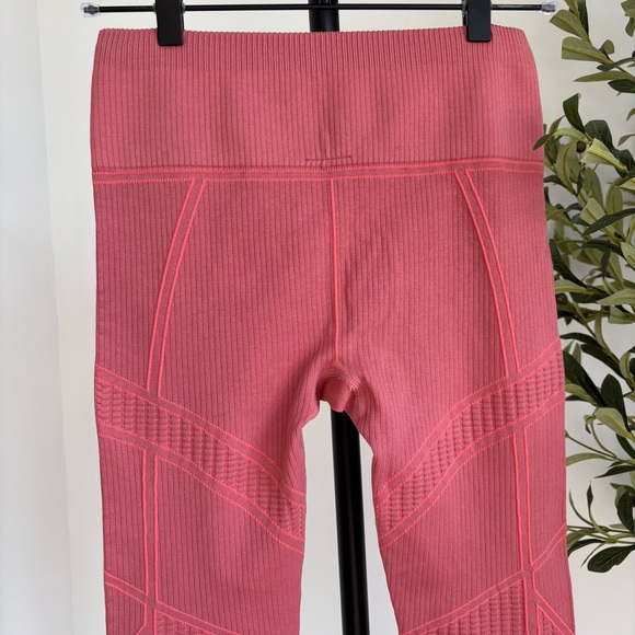 • [Fabletics] Ribbed Leggings • - Picture 5 of 7